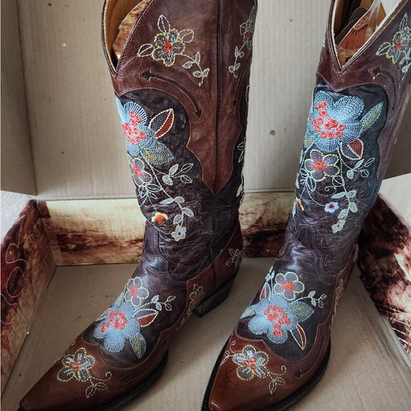 Embroidered Brown Cowboy Boots - Picture 8 of 8